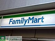 ファミリーマート 230m