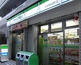 ファミリーマート入船三丁目店 832m