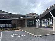 長浜市立びわ図書館 1300m