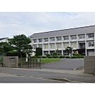 中学校「成田市立西中学校まで568ｍ」
