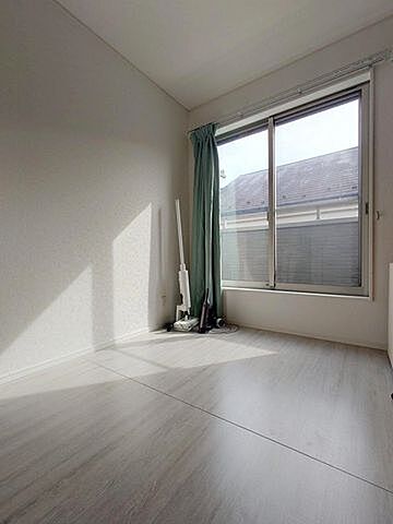 室内 三鷹市大沢2丁目