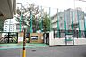 周辺：青山小学校 240m