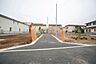 その他：主に近隣にお住まいの方が利用する道路なので、車の通り抜けが少なく防犯面でも安心感があります。