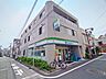 周辺：ファミリーマート世田谷上馬一丁目店 徒歩3分。 240m