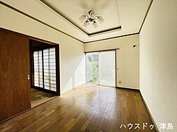 愛西市赤目町海用 洋室