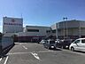 周辺：ヨシヅヤ佐屋店営業時間　月～土曜日：10時～20時　日曜日：9時～20時　名鉄佐屋駅の北に位置し、宝くじ高額当選者続出で今や名物として広く親しまれています。 600m