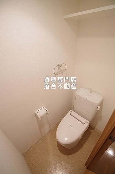 画像11:ゆったりとした空間のトイレ