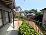 玄関：玄関付近から東方向の開放感。