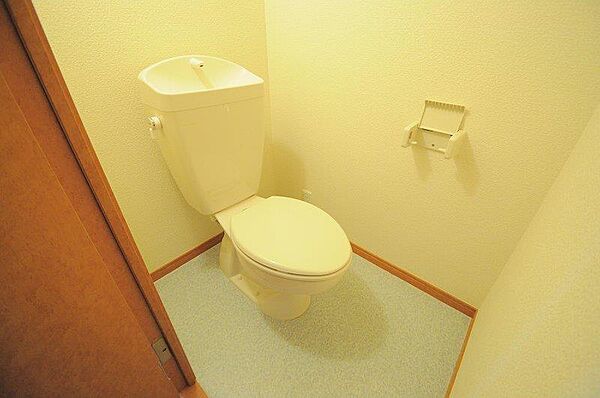 画像8:広々したキレイなトイレ