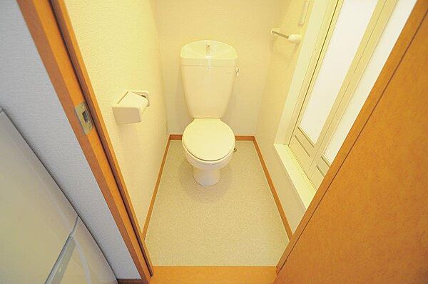 画像13:広々したキレイなトイレ