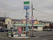 ファミリーマート白水店まで740ｍ