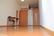 1Fフローリング。ロフトタイプ。クローゼット有り。