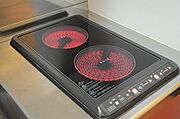 便利な2口電気コンロ