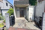物件の玄関［2025年5月20日撮影］