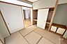 その他：～南側和室約4.5帖～LDKと続き間になっており、より一層広さを感じるLDKにすることも可能です！お子様のお昼寝スペースとしても、客間としても重宝しそうです！［2026年7月27日撮影］