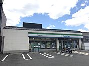 ファミリーマート 京都薬科大学前店（428m）