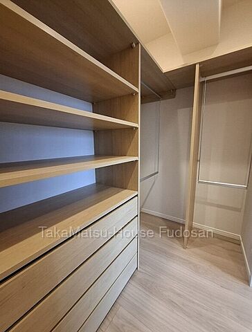 収納 富士山を望む南西角部屋ハイネスロフティ 10階/-