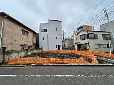外観:南東側は、10.6mの間口です。 外観:南東側は、10.6mの間口です。