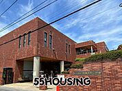 さいたま市立岩槻図書館 徒歩8分。 580m