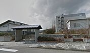 鳥栖市立弥生が丘小学校（747m）