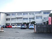 鳥栖市立旭小学校（485m）