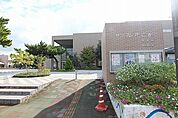 古賀市立図書館（529m）