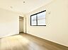 室内：1号棟  ■落ち着いた色合いのお部屋で穏やかな時間を楽しめます
