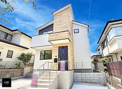 外観：1号棟  ■暮らしを彩る充実した設備仕様が備わった住まい
