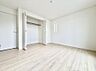 室内：1号棟  ■落ち着いた色合いのお部屋で穏やかな時間を楽しめます