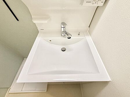 ■手洗いや顔を洗う時も快適に使える便利なシャワー