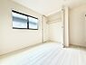 室内：1号棟  ■落ち着いた色合いのお部屋で穏やかな時間を楽しめます