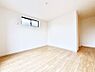 室内：2号棟  ■落ち着いた色合いのお部屋で穏やかな時間を楽しめます