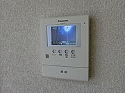 相手の顔が確認できるTVモニターホン。