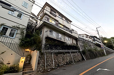 外観：物件の外観（南東側から）［2026年10月2日撮影］