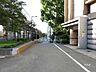 その他：南側前面道路。敷地東側は石屋川、南側は国道43号線に面しています。