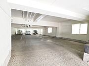 建物内駐車場