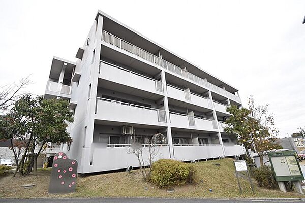 UR香里ヶ丘さくらぎ街 ｜大阪府枚方市香里ケ丘5丁目(賃貸マンション2DK・3階・52.84㎡)の写真 その1