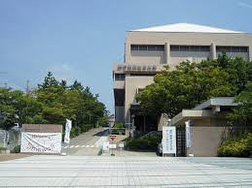 画像17:私立神戸親和女子大学（282m）