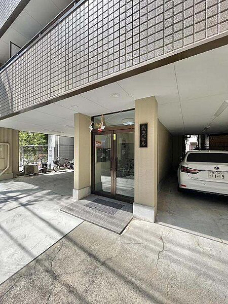 建物エントランス