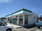 ファミリーマート新潟小針南店 109m