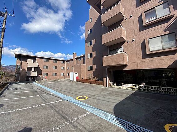 【駐車場】地上...