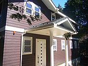 玄関です。それでは室内をご案内させて頂きます。