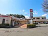 周辺：東急ストア川奈店（686m）