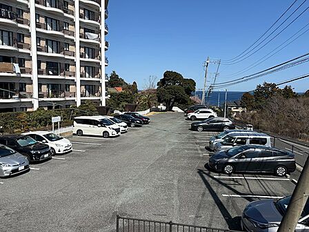 【駐車場】平置き舗装駐車場です