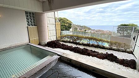 【温泉露天風呂】相模湾をのぞむ露天風呂です。