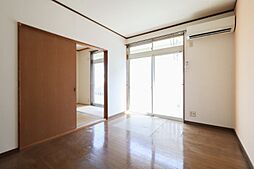 居間