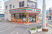 セブンイレブン宇都宮駅東口店 215m