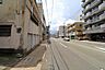 外観：前面道路含む現地写真