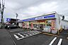 周辺：ローソン 鹿児島伊敷団地店【ローソン鹿児島伊敷団地店】飲食品、日用品を取扱うコンビニエンスストアー 670m