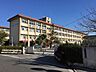 周辺：西陵小学校【鹿児島市立西陵小学校】は、西陵1丁目に位置する1978年創立の小学校です。令和3年度の生徒数は711人で、27クラスあります。校訓は「かしこく　やさしく　たくましく」です。 800m